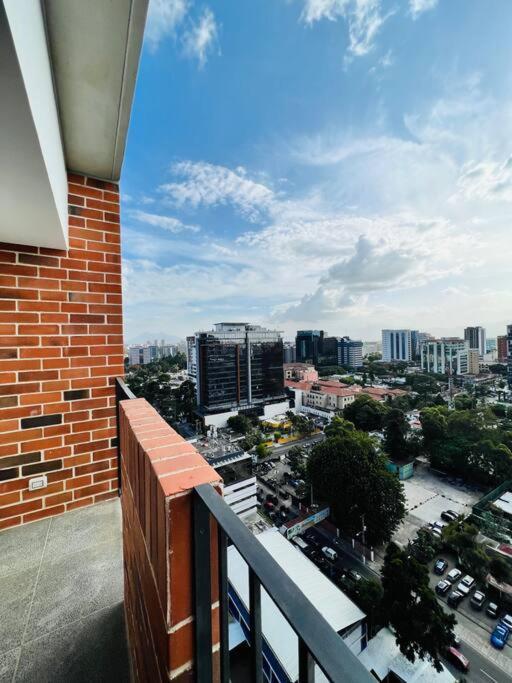 Apartamento 2 Habitaciones, Edificio Airali, Zona 10, Miradolo Guatemala City Bagian luar foto